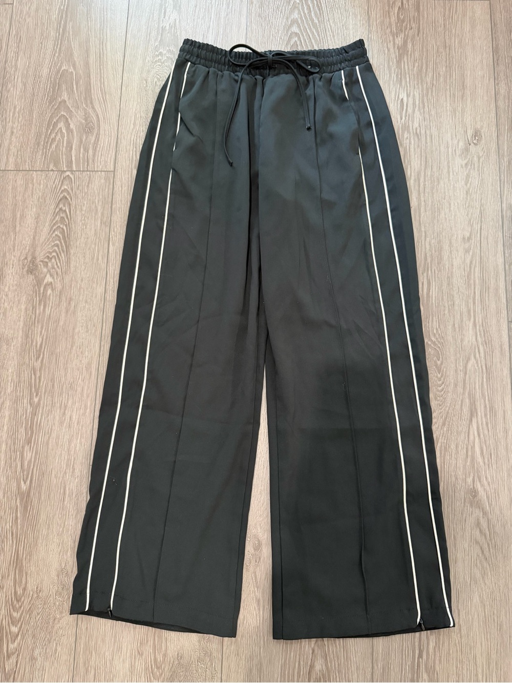 Abercrombie & Fitch Black Wide-Leg Track Pants with White Pinstripes